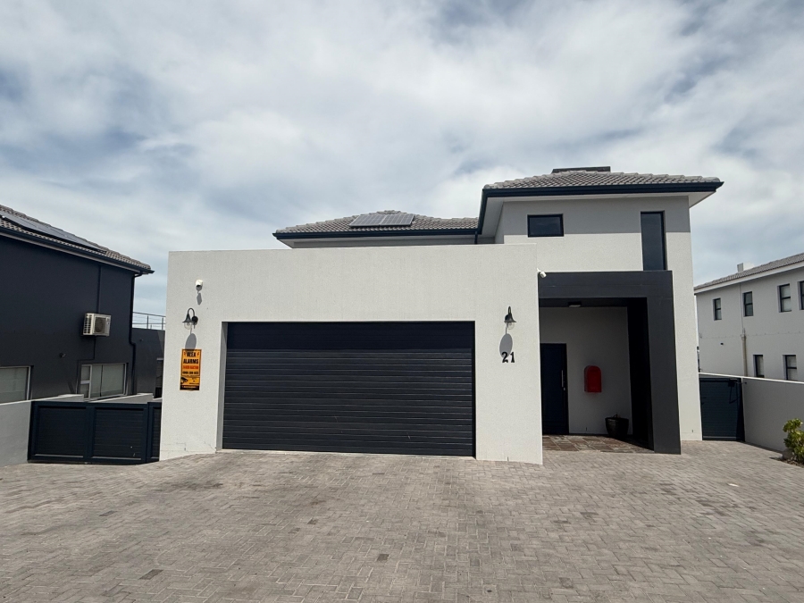 5 Bedroom Property for Sale in Myburgh Park Western Cape